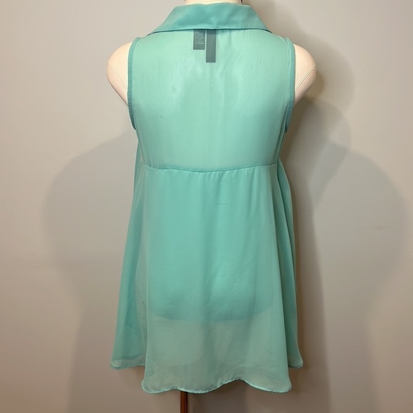 Women’s Turquoise Top - Picture 7 of 8